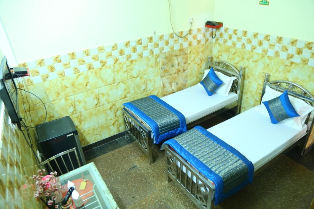 Hotel Ayesha Palace Delhi  Eksteriør bilde